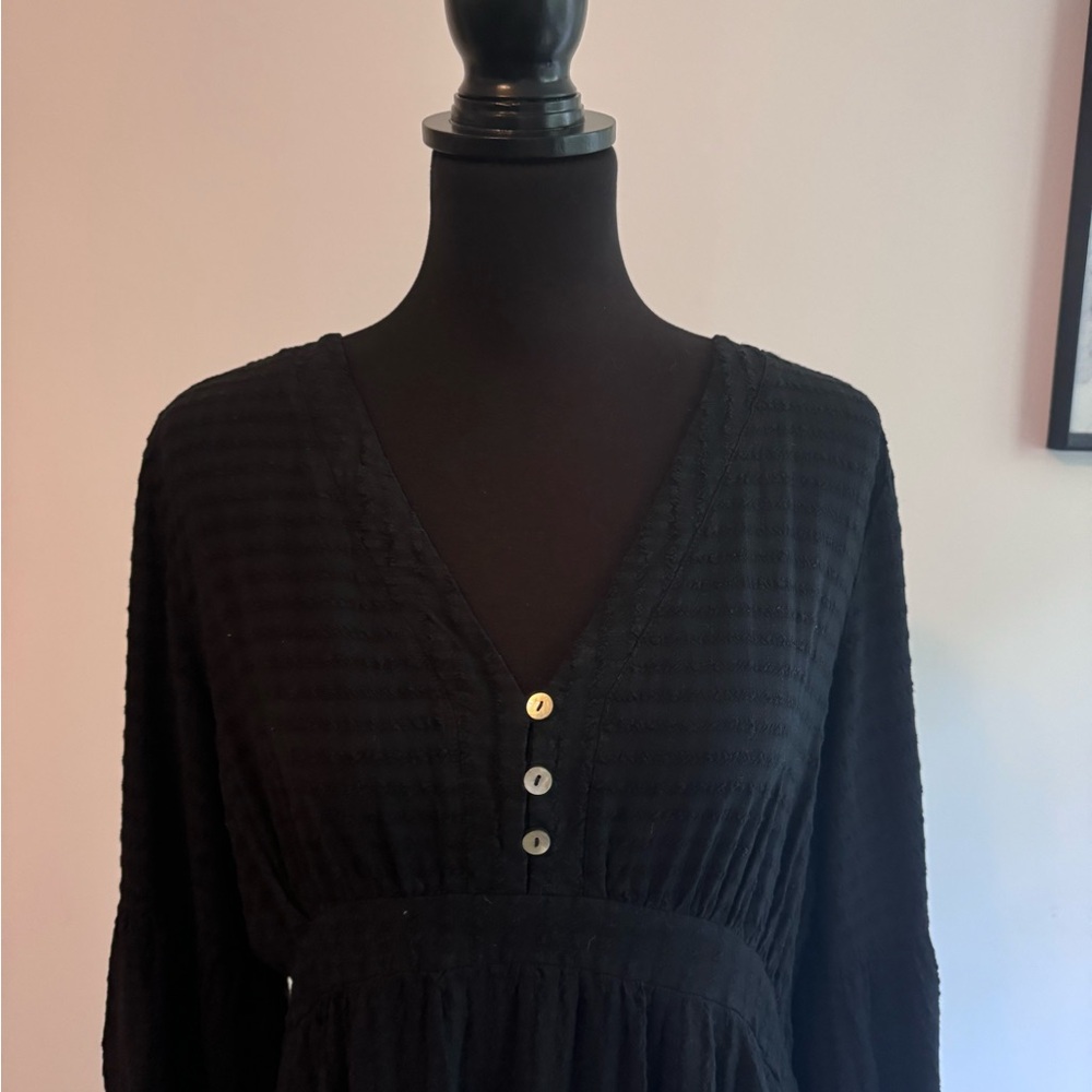 Anthropologie black maxi. Very comfortable. Fall is just around the corner.NWOT